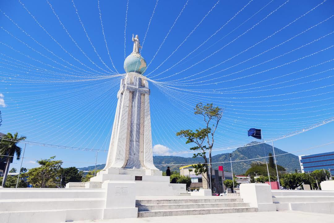 Monumento al Divino Salvador del Mundo